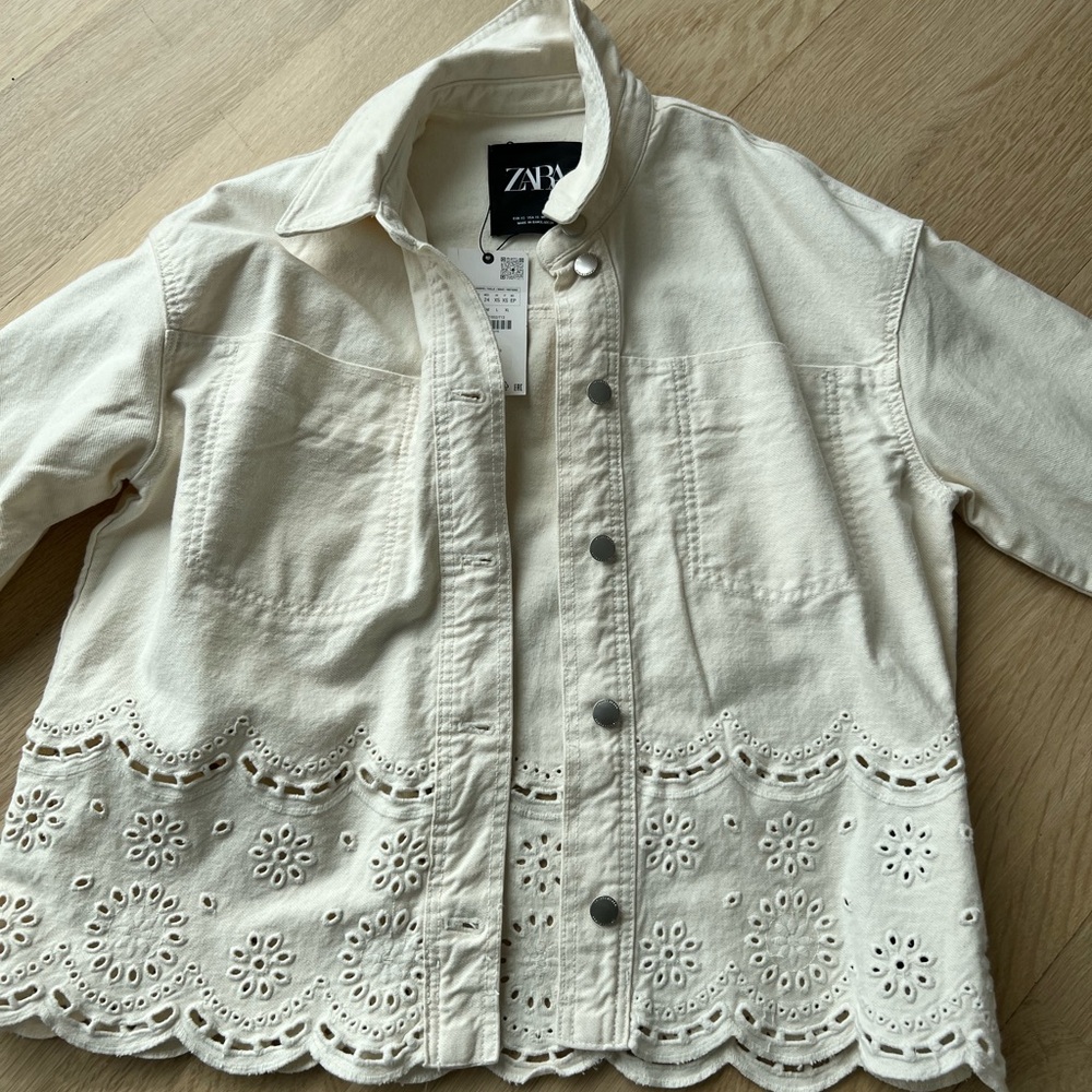 Zara cream oversized Jean jacket .. Eyelet detail .. never worn!